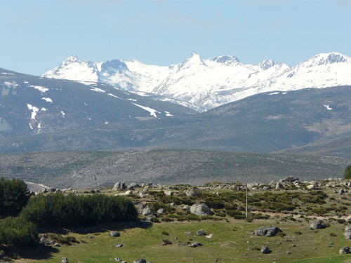 Driving towards the Sierra de Gredos mountains