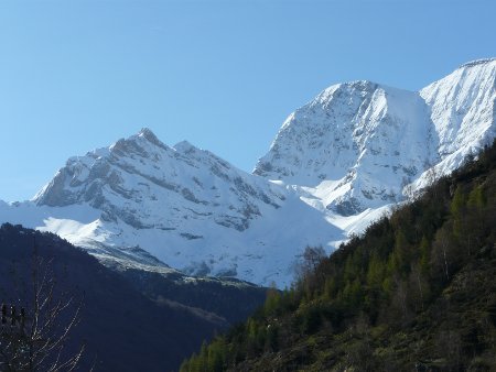 Gavarnie aire - views of the mountains