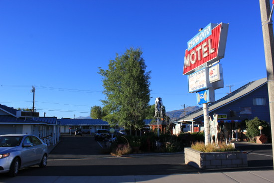 Bridgeport Redwood Motel